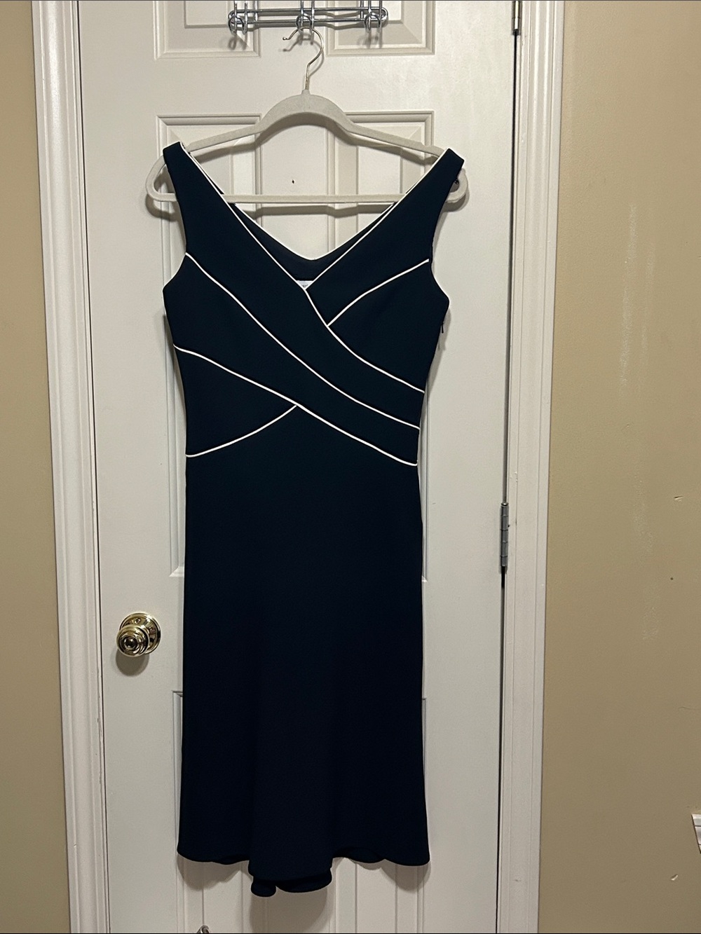 Liz Claiborne Black Midi Dress with White Piping-size 4